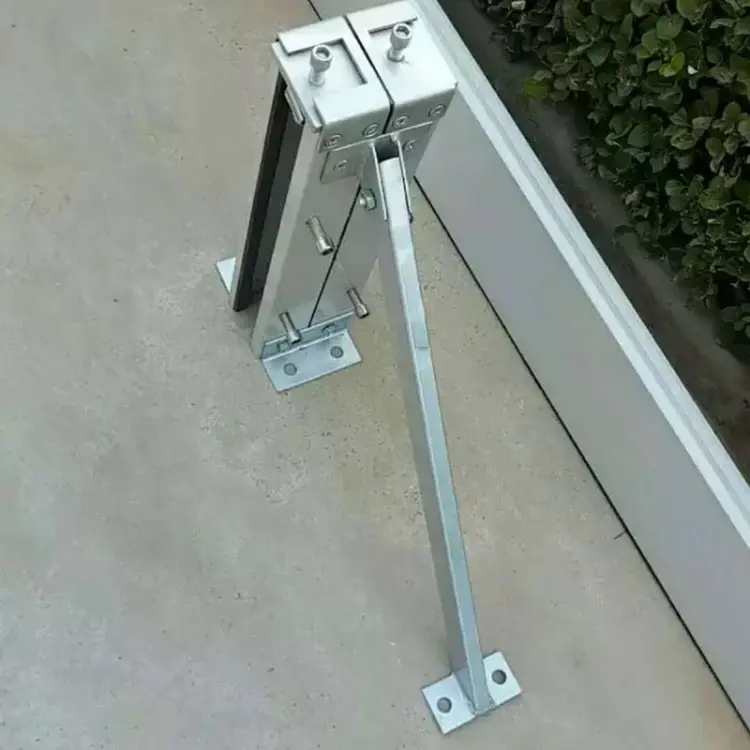 center post with support brace